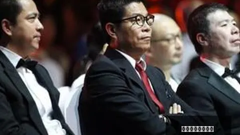 终极守门神切赫闪耀巴罗什告别赛，扑救神技再现辉煌